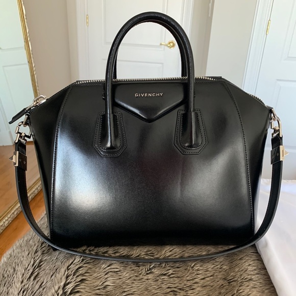 Givenchy Handbags - Givenchy Antigona Medium